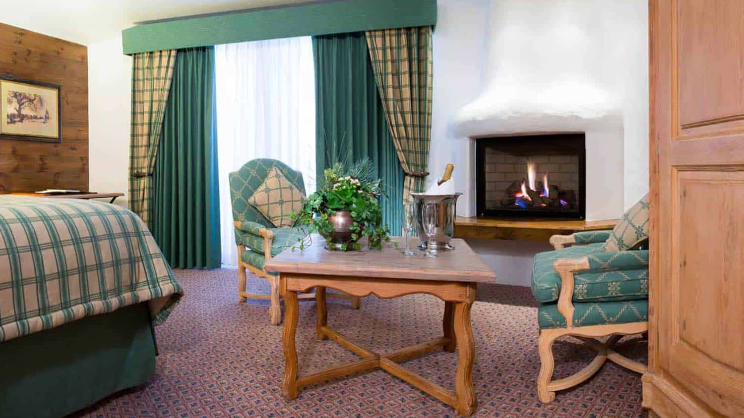 lodgepole-jr-suite_sitting